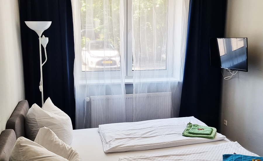 Pension am Filmpark - Benjamin Steller & Udo Steller GbR - Moderne Zimmer zu einem fairen Preis - Doppelzimmer